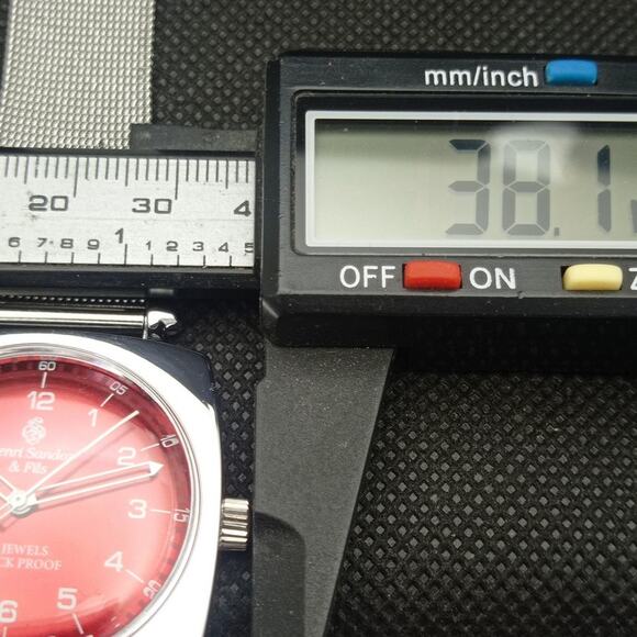 Red Dial Men's Watch - Picture 7 of 8